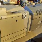 LOTE 383 - 01 IMPRESSORA MARCA KONICA MINOLTA DRYPRO MODELO 832 E 01 IMPRESSORA DE RAIO X DRYSTAR 5302 MARCA AGFA. (NO ESTADO) ATENÇÃO! FAZER A VISITAÇÃO ANTES DE ARREMATAR, NÃO SABEMOS SE FUNCIONA. LEILÃO NÃO TEM GARANTIA E NEM DEVOLUÇÃO, SUJEITO A POSSÍVEIS AVARIAS VISÍVEIS/OCULTAS E/OU AUSÊNCIA DE COMPONENTES.