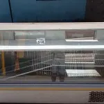 LOTE 516 - 01 BALCÃO REFRIGERADOR. (NO ESTADO) ATENÇÃO! FAZER A VISITAÇÃO ANTES DE ARREMATAR, NÃO SABEMOS SE FUNCIONA, LEILÃO NÃO TEM GARANTIA E NEM DEVOLUÇÃO, SUJEITO A POSSÍVEIS AVARIAS VISÍVEIS/OCULTAS E/OU AUSÊNCIA DE COMPONENTES.