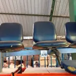 LOTE 270 - 01 LONGARINA DE 03 LUGARES E 01 CADEIRA ALTA PARA CAIXA. (NO ESTADO) ATENÇÃO! FAZER A VISITAÇÃO ANTES DE ARREMATAR, NÃO SABEMOS SE FUNCIONA, LEILÃO NÃO TEM GARANTIA E NEM DEVOLUÇÃO, SUJEITO A POSSÍVEIS AVARIAS VISÍVEIS/OCULTAS E/OU AUSÊNCIA DE COMPONENTES.