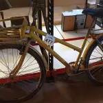 LOTE 477 - 01 BICICLETA CARGUEIRA COR AMARELA. (NO ESTADO) ATENÇÃO! FAZER A VISITAÇÃO ANTES DE ARREMATAR, NÃO SABEMOS SE FUNCIONA, LEILÃO NÃO TEM GARANTIA E NEM DEVOLUÇÃO, SUJEITO A POSSÍVEIS AVARIAS VISÍVEIS/OCULTAS E/OU AUSÊNCIA DE COMPONENTES.