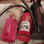 LOTE 278 - 01 ASPIRADOR DE PÓ E 02 BOMBAS PARA ENCHER COLCHÃO INFLÁVEL. (NO ESTADO) ATENÇÃO! FAZER A VISITAÇÃO ANTES DE ARREMATAR, NÃO SABEMOS SE FUNCIONA. LEILÃO NÃO TEM GARANTIA E NEM DEVOLUÇÃO, SUJEITO A POSSÍVEIS AVARIAS VISÍVEIS/OCULTAS E/OU AUSÊNCIA DE COMPONENTES.