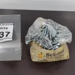 LOTE 337 - 01 LOTE COM PARAFUSOS FRANCÊS COM ZB 3/8-16X2. (NO ESTADO) ATENÇÃO! FAZER A VISITAÇÃO ANTES DE ARREMATAR, NÃO SABEMOS SE FUNCIONA. LEILÃO NÃO TEM GARANTIA E NEM DEVOLUÇÃO, SUJEITO A POSSÍVEIS AVARIAS VISÍVEIS/OCULTAS E/OU AUSÊNCIA DE COMPONENTES.