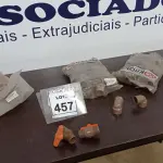 LOTE 457 - 10 PEÇAS DE REGISTRO PVC 25MM, 30 JOELHOS 90° 25X3/4 E VÁRIAS PEÇAS DE TÊ SOLDÁVEL. (NO ESTADO) ATENÇÃO! FAZER A VISITAÇÃO ANTES DE ARREMATAR, NÃO SABEMOS SE FUNCIONA, LEILÃO NÃO TEM GARANTIA E NEM DEVOLUÇÃO, SUJEITO A POSSÍVEIS AVARIAS VISÍVEIS/OCULTAS E/OU AUSÊNCIA DE COMPONENTES.