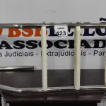 LOTE 423 - 01 ESCADA PARA PISCINA. (NO ESTADO) ATENÇÃO! FAZER A VISITAÇÃO ANTES DE ARREMATAR, NÃO SABEMOS SE FUNCIONA, LEILÃO NÃO TEM GARANTIA E NEM DEVOLUÇÃO, SUJEITO A POSSÍVEIS AVARIAS VISÍVEIS/OCULTAS E/OU AUSÊNCIA DE COMPONENTES.