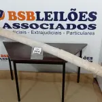LOTE 304 - 01 PORTA SANFONADA. (NO ESTADO) ATENÇÃO! FAZER A VISITAÇÃO ANTES DE ARREMATAR, NÃO SABEMOS SE FUNCIONA, LEILÃO NÃO TEM GARANTIA E NEM DEVOLUÇÃO, SUJEITO A POSSÍVEIS AVARIAS VISÍVEIS/OCULTAS E/OU AUSÊNCIA DE COMPONENTES.