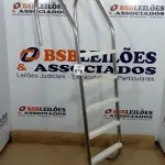 LOTE 478 - 01 ESCADA PARA PISCINA. (NO ESTADO) ATENÇÃO! FAZER A VISITAÇÃO ANTES DE ARREMATAR, NÃO SABEMOS SE FUNCIONA, LEILÃO NÃO TEM GARANTIA E NEM DEVOLUÇÃO, SUJEITO A POSSÍVEIS AVARIAS VISÍVEIS/OCULTAS E/OU AUSÊNCIA DE COMPONENTES.