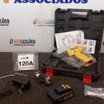 LOTE 120 - PARAFUSADEIRA 48V A BATERIAS E ADAPTADOR CORTADOR DE CHAPA COM MALETA (NO ESTADO) ATENÇÃO! FAZER A VISITAÇÃO ANTES DE ARREMATAR, NÃO SABEMOS SE FUNCIONA, LEILÃO NÃO TEM GARANTIA E NEM DEVOLUÇÃO, SUJEITO A POSSÍVEIS AVARIAS VISÍVEIS/OCULTAS E/OU AUSÊNCIA DE COMPONENTES.