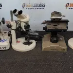 LOTE 445 - 04 MICROSCÓPIOS COM AVARIAS. (NO ESTADO) ATENÇÃO! FAZER A VISITAÇÃO ANTES DE ARREMATAR, NÃO SABEMOS SE FUNCIONA, LEILÃO NÃO TEM GARANTIA E NEM DEVOLUÇÃO, SUJEITO A POSSÍVEIS AVARIAS VISÍVEIS/OCULTAS E/OU AUSÊNCIA DE COMPONENTES.