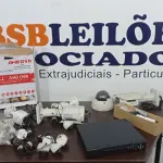 LOTE 455 - 12 CÂMERAS00 DE MODELOS DIVERSOS E DVR NA CAIXA COMPLETO. (NO ESTADO) ATENÇÃO! FAZER A VISITAÇÃO ANTES DE ARREMATAR, NÃO SABEMOS SE FUNCIONA, LEILÃO NÃO TEM GARANTIA E NEM DEVOLUÇÃO, SUJEITO A POSSÍVEIS AVARIAS VISÍVEIS/OCULTAS E/OU AUSÊNCIA DE COMPONENTES.