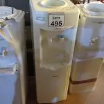 LOTE 495 - 03 BEBEDOUROS PARA GARRAFÃO. (NO ESTADO) ATENÇÃO! FAZER A VISITAÇÃO ANTES DE ARREMATAR, NÃO SABEMOS SE FUNCIONA, LEILÃO NÃO TEM GARANTIA E NEM DEVOLUÇÃO, SUJEITO A POSSÍVEIS AVARIAS VISÍVEIS/OCULTAS E/OU AUSÊNCIA DE COMPONENTES.