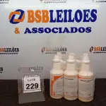 LOTE 229 - 06 LUSTRA MÓVEIS COM 1L CADA. (NO ESTADO) ATENÇÃO! FAZER A VISITAÇÃO ANTES DE ARREMATAR, NÃO SABEMOS SE FUNCIONA, LEILÃO NÃO TEM GARANTIA E NEM DEVOLUÇÃO, SUJEITO A POSSÍVEIS AVARIAS VISÍVEIS/OCULTAS E/OU AUSÊNCIA DE COMPONENTES.