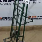 LOTE 438 - 01 CARRINHO 02 RODAS PARA CARGAS EM GERAL NA COR VERDE. (NO ESTADO) ATENÇÃO! FAZER A VISITAÇÃO ANTES DE ARREMATAR, NÃO SABEMOS SE FUNCIONA, LEILÃO NÃO TEM GARANTIA E NEM DEVOLUÇÃO, SUJEITO A POSSÍVEIS AVARIAS VISÍVEIS/OCULTAS E/OU AUSÊNCIA DE COMPONENTES.