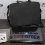 LOTE 447 - 01 NOTEBOOK MARCA DELL COM CASE. (NO ESTADO) ATENÇÃO! FAZER A VISITAÇÃO ANTES DE ARREMATAR, NÃO SABEMOS SE FUNCIONA, LEILÃO NÃO TEM GARANTIA E NEM DEVOLUÇÃO, SUJEITO A POSSÍVEIS AVARIAS VISÍVEIS/OCULTAS E/OU AUSÊNCIA DE COMPONENTES.