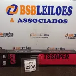 LOTE 220 - ARARA DUPLA MONTÁVEL  AÇO INOX SUPORTA 30KL 4 PÉS COM RODINHAS  POSSUI TRAVAS  TAMANHO A1.60CM L 0,94CM (NO ESTADO) ATENÇÃO! FAZER A VISITAÇÃO ANTES DE ARREMATAR, NÃO SABEMOS SE FUNCIONA, LEILÃO NÃO TEM GARANTIA E NEM DEVOLUÇÃO, SUJEITO A POSSÍVEIS AVARIAS VISÍVEIS/OCULTAS E/OU AUSÊNCIA DE COMPONENTES.