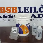 LOTE 324 - 01 BALDE DE REVESTIMENTO PARA PISOS DE MADEIRA DE 20KG MARCA BONARDI VERNICE E 02 CATALIZADORES CONCENTRADOS DE 1L CADA. (NO ESTADO) ATENÇÃO! FAZER A VISITAÇÃO ANTES DE ARREMATAR, NÃO SABEMOS SE FUNCIONA, LEILÃO NÃO TEM GARANTIA E NEM DEVOLUÇÃO, SUJEITO A POSSÍVEIS AVARIAS VISÍVEIS/OCULTAS E/OU AUSÊNCIA DE COMPONENTES.