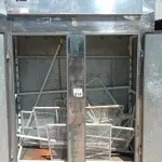 LOTE 514 - 01 FREEZER VERTICAL EM INOX 02 PORTAS 220V. (NO ESTADO) ATENÇÃO! FAZER A VISITAÇÃO ANTES DE ARREMATAR, NÃO SABEMOS SE FUNCIONA, LEILÃO NÃO TEM GARANTIA E NEM DEVOLUÇÃO, SUJEITO A POSSÍVEIS AVARIAS VISÍVEIS/OCULTAS E/OU AUSÊNCIA DE COMPONENTES.