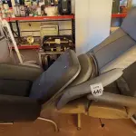 LOTE 440 - 03 POLTRONAS. (NO ESTADO) ATENÇÃO! FAZER A VISITAÇÃO ANTES DE ARREMATAR, NÃO SABEMOS SE FUNCIONA, LEILÃO NÃO TEM GARANTIA E NEM DEVOLUÇÃO, SUJEITO A POSSÍVEIS AVARIAS VISÍVEIS/OCULTAS E/OU AUSÊNCIA DE COMPONENTES.