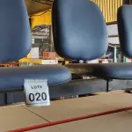 LOTE 020 - 01 LONGARINA COM 03 LUGARES. (NO ESTADO) ATENÇÃO! FAZER A VISITAÇÃO ANTES DE ARREMATAR, NÃO SABEMOS SE FUNCIONA. LEILÃO NÃO TEM GARANTIA E NEM DEVOLUÇÃO, SUJEITO A POSSÍVEIS AVARIAS VISÍVEIS/OCULTAS E/OU AUSÊNCIA DE COMPONENTES.