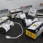 LOTE 057 - 04 CÂMERAS DE MONITORAMENTO AHD 1080P MARCA JORTAN. (NO ESTADO) ATENÇÃO! FAZER A VISITAÇÃO ANTES DE ARREMATAR, NÃO SABEMOS SE FUNCIONA, LEILÃO NÃO TEM GARANTIA E NEM DEVOLUÇÃO, SUJEITO A POSSÍVEIS AVARIAS VISÍVEIS/OCULTAS E/OU AUSÊNCIA DE COMPONENTES.