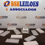 LOTE 096 - 05 BATERIAS EXTERNAS. (NO ESTADO) ATENÇÃO! FAZER A VISITAÇÃO ANTES DE ARREMATAR, NÃO SABEMOS SE FUNCIONA. LEILÃO NÃO TEM GARANTIA E NEM DEVOLUÇÃO, SUJEITO A POSSÍVEIS AVARIAS VISÍVEIS/OCULTAS E/OU AUSÊNCIA DE COMPONENTES.