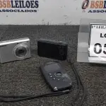 LOTE 053 - 02 CÂMERAS DE FOTOGRÁFICAS E 01 CÂMERA DE VÍDEO DE BOLSO. (NO ESTADO) ATENÇÃO! FAZER A VISITAÇÃO ANTES DE ARREMATAR, NÃO SABEMOS SE FUNCIONA. LEILÃO NÃO TEM GARANTIA E NEM DEVOLUÇÃO, SUJEITO A POSSÍVEIS AVARIAS VISÍVEIS/OCULTAS E/OU AUSÊNCIA DE COMPONENTES.