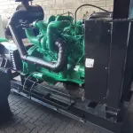 LOTE 529 - GRUPO GERADOR CUMMINS 440 KVA. ANO: 07/89 GERADOR HOOS MOTOR RETIFICADO FUNCIONANDO (NOVO) (NO ESTADO) ATENÇÃO! FAZER A VISITAÇÃO ANTES DE ARREMATAR, NÃO SABEMOS SE FUNCIONA, LEILÃO NÃO TEM GARANTIA E NEM DEVOLUÇÃO, SUJEITO A POSSÍVEIS AVARIAS VISÍVEIS/OCULTAS E/OU AUSÊNCIA DE COMPONENTES