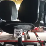 LOTE 160 - 01 CADEIRA DE ESCRITÓRIO COM RODINHAS. (NO ESTADO) ATENÇÃO! FAZER A VISITAÇÃO ANTES DE ARREMATAR, NÃO SABEMOS SE FUNCIONA. LEILÃO NÃO TEM GARANTIA E NEM DEVOLUÇÃO, SUJEITO A POSSÍVEIS AVARIAS VISÍVEIS/OCULTAS E/OU AUSÊNCIA DE COMPONENTES.