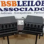 LOTE 148 - 02 GAVETAS DE DINHEIRO. (NO ESTADO) ATENÇÃO! FAZER A VISITAÇÃO ANTES DE ARREMATAR, NÃO SABEMOS SE FUNCIONA. LEILÃO NÃO TEM GARANTIA E NEM DEVOLUÇÃO, SUJEITO A POSSÍVEIS AVARIAS VISÍVEIS/OCULTAS E/OU AUSÊNCIA DE COMPONENTES.