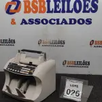 LOTE 026 - 01 MÁQUINA DE CONTAR CÉDULAS. (NO ESTADO) ATENÇÃO! FAZER A VISITAÇÃO ANTES DE ARREMATAR, NÃO SABEMOS SE FUNCIONA. LEILÃO NÃO TEM GARANTIA E NEM DEVOLUÇÃO, SUJEITO A POSSÍVEIS AVARIAS VISÍVEIS/OCULTAS E/OU AUSÊNCIA DE COMPONENTES.
