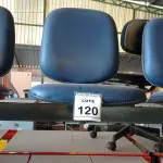 LOTE 120 - 01 LONGARINA COM 03 LUGARES. (NO ESTADO) ATENÇÃO! FAZER A VISITAÇÃO ANTES DE ARREMATAR, NÃO SABEMOS SE FUNCIONA. LEILÃO NÃO TEM GARANTIA E NEM DEVOLUÇÃO, SUJEITO A POSSÍVEIS AVARIAS VISÍVEIS/OCULTAS E/OU AUSÊNCIA DE COMPONENTES.