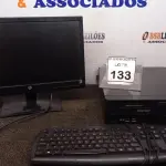 LOTE 133 - 01 COMPUTADOR. (NO ESTADO) ATENÇÃO! FAZER A VISITAÇÃO ANTES DE ARREMATAR, NÃO SABEMOS SE FUNCIONA. LEILÃO NÃO TEM GARANTIA E NEM DEVOLUÇÃO, SUJEITO A POSSÍVEIS AVARIAS VISÍVEIS/OCULTAS E/OU AUSÊNCIA DE COMPONENTES.
