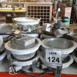 LOTE 124 - 01 LOTE COM VÁRIAS LUMINÁRIAS, 02 CÂMERAS E 01 SENSOR DE MOVIMENTO. (NO ESTADO) ATENÇÃO! FAZER A VISITAÇÃO ANTES DE ARREMATAR, NÃO SABEMOS SE FUNCIONA. LEILÃO NÃO TEM GARANTIA E NEM DEVOLUÇÃO, SUJEITO A POSSÍVEIS AVARIAS VISÍVEIS/OCULTAS E/OU AUSÊNCIA DE COMPONENTES.