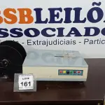 LOTE 161 - 01 EMBALADEIRA. (NO ESTADO) ATENÇÃO! FAZER A VISITAÇÃO ANTES DE ARREMATAR, NÃO SABEMOS SE FUNCIONA. LEILÃO NÃO TEM GARANTIA E NEM DEVOLUÇÃO, SUJEITO A POSSÍVEIS AVARIAS VISÍVEIS/OCULTAS E/OU AUSÊNCIA DE COMPONENTES.