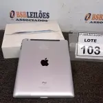 LOTE 103 - 01 IPAD 16G NA CAIXA. (NO ESTADO) ATENÇÃO! FAZER A VISITAÇÃO ANTES DE ARREMATAR, NÃO SABEMOS SE FUNCIONA. LEILÃO NÃO TEM GARANTIA E NEM DEVOLUÇÃO, SUJEITO A POSSÍVEIS AVARIAS VISÍVEIS/OCULTAS E/OU AUSÊNCIA DE COMPONENTES.