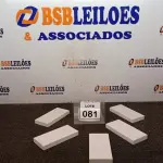 LOTE 081 - 05 BATERIAS EXTERNAS. (NO ESTADO) ATENÇÃO! FAZER A VISITAÇÃO ANTES DE ARREMATAR, NÃO SABEMOS SE FUNCIONA. LEILÃO NÃO TEM GARANTIA E NEM DEVOLUÇÃO, SUJEITO A POSSÍVEIS AVARIAS VISÍVEIS/OCULTAS E/OU AUSÊNCIA DE COMPONENTES.