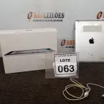 LOTE 063 - 01 IPAD 16G NA CAIXA. (NO ESTADO) ATENÇÃO! FAZER A VISITAÇÃO ANTES DE ARREMATAR, NÃO SABEMOS SE FUNCIONA. LEILÃO NÃO TEM GARANTIA E NEM DEVOLUÇÃO, SUJEITO A POSSÍVEIS AVARIAS VISÍVEIS/OCULTAS E/OU AUSÊNCIA DE COMPONENTES.