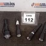 LOTE 112 - 04 LANTERNAS. (NO ESTADO) ATENÇÃO! FAZER A VISITAÇÃO ANTES DE ARREMATAR, NÃO SABEMOS SE FUNCIONA. LEILÃO NÃO TEM GARANTIA E NEM DEVOLUÇÃO, SUJEITO A POSSÍVEIS AVARIAS VISÍVEIS/OCULTAS E/OU AUSÊNCIA DE COMPONENTES.