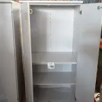 LOTE 188 - 01 ARMÁRIO ALTO 02 PORTAS COM TRANCA. (NO ESTADO) ATENÇÃO! FAZER A VISITAÇÃO ANTES DE ARREMATAR, NÃO SABEMOS SE FUNCIONA. LEILÃO NÃO TEM GARANTIA E NEM DEVOLUÇÃO, SUJEITO A POSSÍVEIS AVARIAS VISÍVEIS/OCULTAS E/OU AUSÊNCIA DE COMPONENTES.