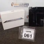 LOTE 061 - 01 IPAD 16G NA CAIXA. (NO ESTADO) ATENÇÃO! FAZER A VISITAÇÃO ANTES DE ARREMATAR, NÃO SABEMOS SE FUNCIONA. LEILÃO NÃO TEM GARANTIA E NEM DEVOLUÇÃO, SUJEITO A POSSÍVEIS AVARIAS VISÍVEIS/OCULTAS E/OU AUSÊNCIA DE COMPONENTES.