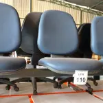 LOTE 110 - 01 LONGARINA COM 03 LUGARES. (NO ESTADO) ATENÇÃO! FAZER A VISITAÇÃO ANTES DE ARREMATAR, NÃO SABEMOS SE FUNCIONA. LEILÃO NÃO TEM GARANTIA E NEM DEVOLUÇÃO, SUJEITO A POSSÍVEIS AVARIAS VISÍVEIS/OCULTAS E/OU AUSÊNCIA DE COMPONENTES.