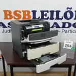 LOTE 254 - 01 IMPRESSORA MODELO MS610DN MARCA LEXMARK. (NO ESTADO) ATENÇÃO! FAZER A VISITAÇÃO ANTES DE ARREMATAR, NÃO SABEMOS SE FUNCIONA. LEILÃO NÃO TEM GARANTIA E NEM DEVOLUÇÃO, SUJEITO A POSSÍVEIS AVARIAS VISÍVEIS/OCULTAS E/OU AUSÊNCIA DE COMPONENTES.