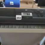 LOTE 353 - 01 PLOTTER DESIGNJET Z3200PS PHOTO MARCA HP. (NO ESTADO) ATENÇÃO! FAZER A VISITAÇÃO ANTES DE ARREMATAR, NÃO SABEMOS SE FUNCIONA, LEILÃO NÃO TEM GARANTIA E NEM DEVOLUÇÃO, SUJEITO A POSSÍVEIS AVARIAS VISÍVEIS/OCULTAS E/OU AUSÊNCIA DE COMPONENTES.