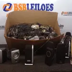 LOTE 122 - 01 LOTE COM GRANDE QUANTIDADE DE MOUSE E CAIXINHAS PARA PC MODELOS DIVERSOS. (NO ESTADO) ATENÇÃO! FAZER A VISITAÇÃO ANTES DE ARREMATAR, NÃO SABEMOS SE FUNCIONA, LEILÃO NÃO TEM GARANTIA E NEM DEVOLUÇÃO, SUJEITO A POSSÍVEIS AVARIAS VISÍVEIS/OCULTAS E/OU AUSÊNCIA DE COMPONENTES.