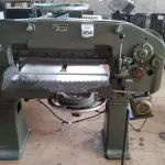 LOTE 454 - 01 GUILHOTINA INDUSTRIAL MARCA CATU. (NO ESTADO) ATENÇÃO! FAZER A VISITAÇÃO ANTES DE ARREMATAR, NÃO SABEMOS SE FUNCIONA, LEILÃO NÃO TEM GARANTIA E NEM DEVOLUÇÃO, SUJEITO A POSSÍVEIS AVARIAS VISÍVEIS/OCULTAS E/OU AUSÊNCIA DE COMPONENTES.