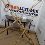 LOTE 102 - 20 VARAS DE BAMBU. (NO ESTADO) ATENÇÃO! FAZER A VISITAÇÃO ANTES DE ARREMATAR, NÃO SABEMOS SE FUNCIONA. LEILÃO NÃO TEM GARANTIA E NEM DEVOLUÇÃO, SUJEITO A POSSÍVEIS AVARIAS VISÍVEIS/OCULTAS E/OU AUSÊNCIA DE COMPONENTES.