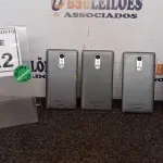 LOTE 022 - 04 SMARTPHONES MARCA POSITIVO. (NO ESTADO) ATENÇÃO! FAZER A VISITAÇÃO ANTES DE ARREMATAR, NÃO SABEMOS SE FUNCIONA, LEILÃO NÃO TEM GARANTIA E NEM DEVOLUÇÃO, SUJEITO A POSSÍVEIS AVARIAS VISÍVEIS/OCULTAS E/OU AUSÊNCIA DE COMPONENTES.