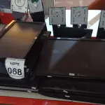 LOTE 068 - 08 MONITORES LCD DE MARCAS E MODELOS DIVERSOS. (NO ESTADO) ATENÇÃO! FAZER A VISITAÇÃO ANTES DE ARREMATAR, NÃO SABEMOS SE FUNCIONA, LEILÃO NÃO TEM GARANTIA E NEM DEVOLUÇÃO, SUJEITO A POSSÍVEIS AVARIAS VISÍVEIS/OCULTAS E/OU AUSÊNCIA DE COMPONENTES.