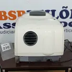 LOTE 230 - 01 AR CONDICIONADO PORTÁTIL 13000 BTU OLIMPIA SPLENDID. (NO ESTADO) ATENÇÃO! FAZER A VISITAÇÃO ANTES DE ARREMATAR, NÃO SABEMOS SE FUNCIONA, LEILÃO NÃO TEM GARANTIA E NEM DEVOLUÇÃO, SUJEITO A POSSÍVEIS AVARIAS VISÍVEIS/OCULTAS E/OU AUSÊNCIA DE COMPONENTES.