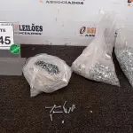 LOTE 045 - 01 LOTE COM PARAFUSOS DIVERSOS. (NO ESTADO) ATENÇÃO! FAZER A VISITAÇÃO ANTES DE ARREMATAR, NÃO SABEMOS SE FUNCIONA, LEILÃO NÃO TEM GARANTIA E NEM DEVOLUÇÃO, SUJEITO A POSSÍVEIS AVARIAS VISÍVEIS/OCULTAS E/OU AUSÊNCIA DE COMPONENTES.