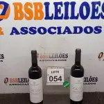 LOTE 054 - 02 GARRAFAS DE VINHO TINTO VALA REAL PORTUGUÊS SAFRA 2019 750ML. (NO ESTADO) ATENÇÃO! FAZER A VISITAÇÃO ANTES DE ARREMATAR, NÃO SABEMOS SE FUNCIONA, LEILÃO NÃO TEM GARANTIA E NEM DEVOLUÇÃO, SUJEITO A POSSÍVEIS AVARIAS VISÍVEIS/OCULTAS E/OU AUSÊNCIA DE COMPONENTES.